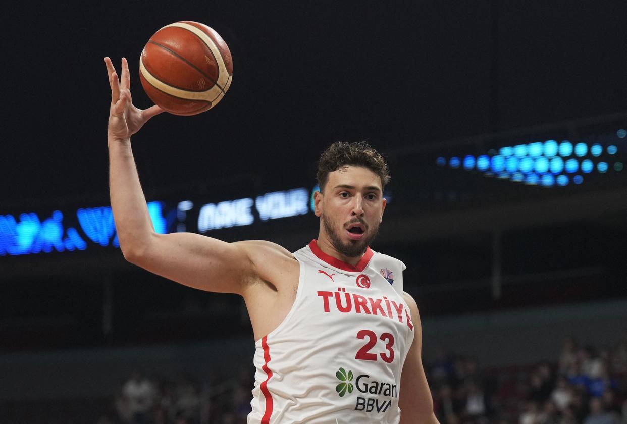 著名训练师谈火箭队申京：23岁的身体，57岁的头脑！球商堪称顶级